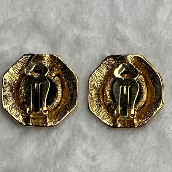 Vintage Coin-Inspired Gold-Tone Clip-On Earrings - Picture 5 of 5